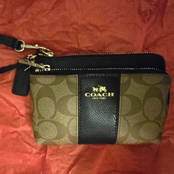 NWOT Coach Brown and Black w Gold Hardware Wristlet Adorned W Classic Coach logo - Picture 5 of 9
